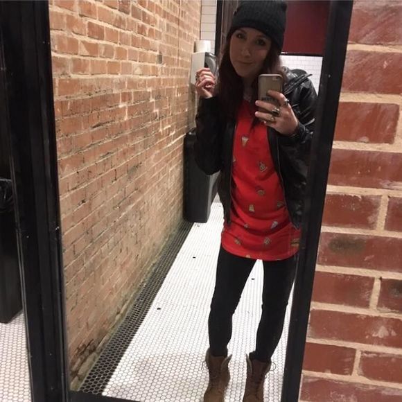 Meet your Posher, Danielle - Picture 1 of 1